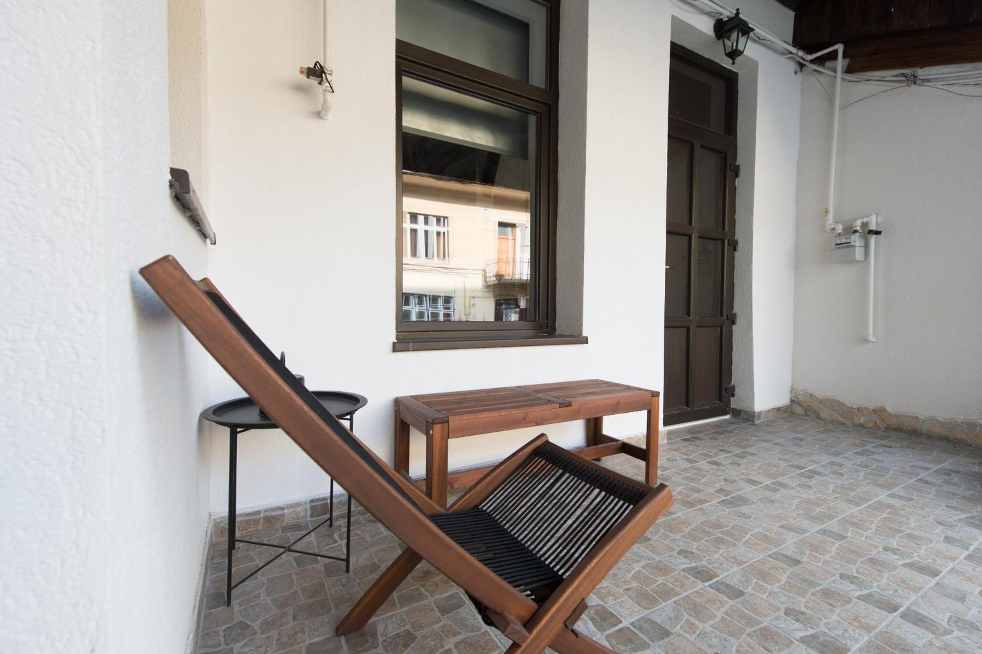 Lovely Brasov Flat With Patio And Mountain Views Exteriér fotografie