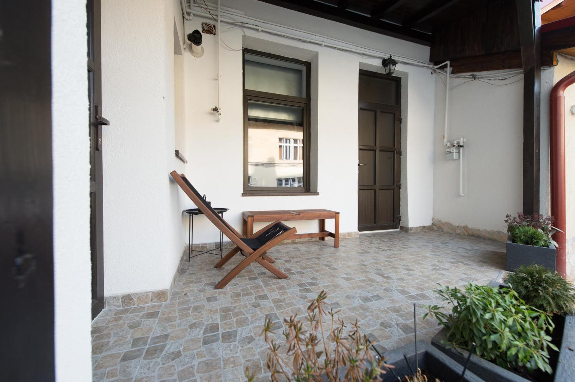 Lovely Brasov Flat With Patio And Mountain Views Exteriér fotografie