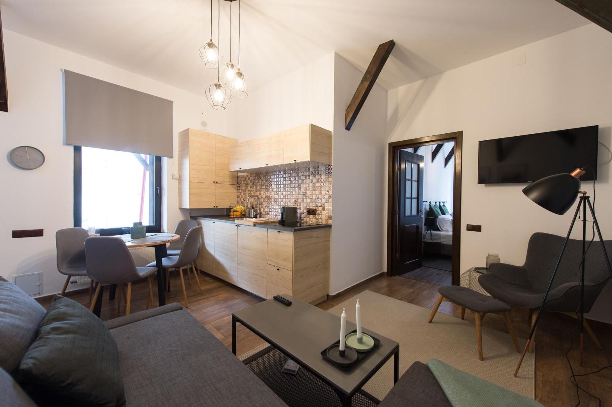 Lovely Brasov Flat With Patio And Mountain Views Exteriér fotografie